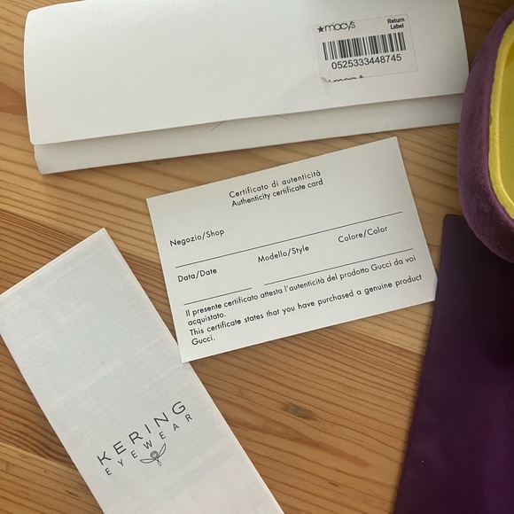 Gucci sunglasses w/case - Picture 6 of 6